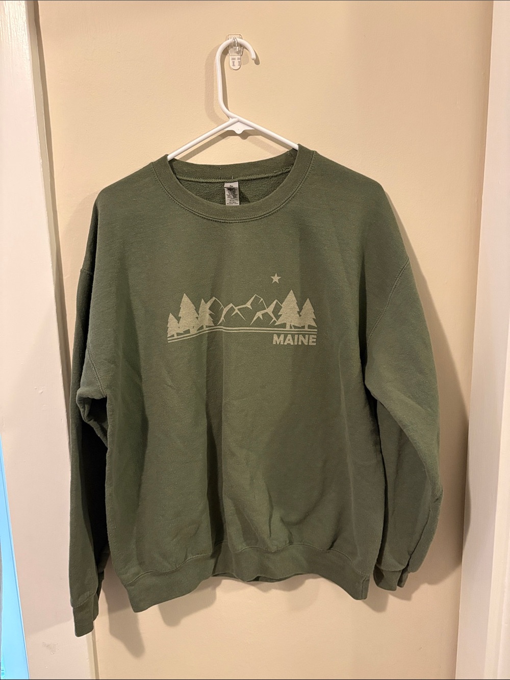 Maine Graphic Crewneck Sweatshirt - Olive Green